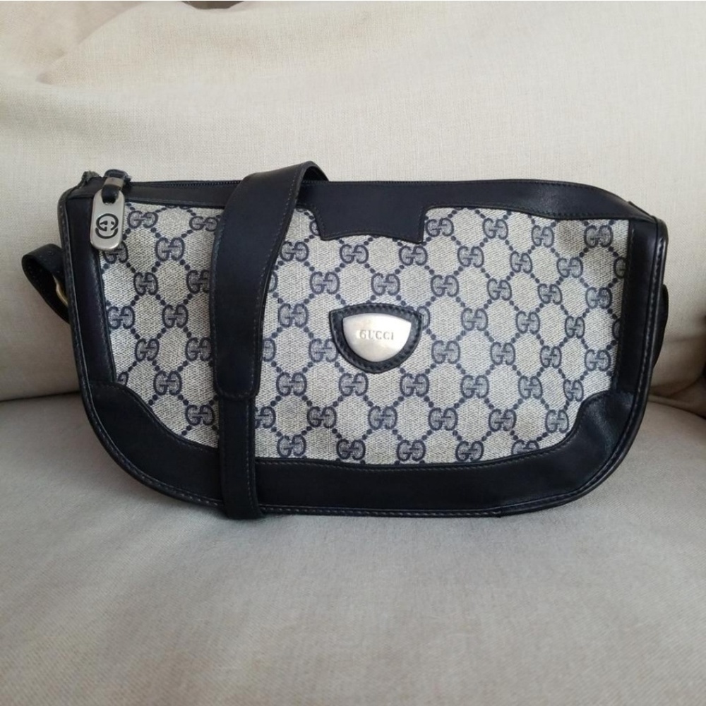 Authentic Vintage Gucci Crescent Shoulder Bag - Picture 2 of 8